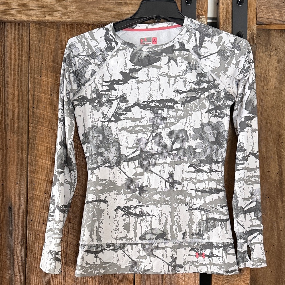 Under Armour Women's Gray Patterned Long Sleeve Top